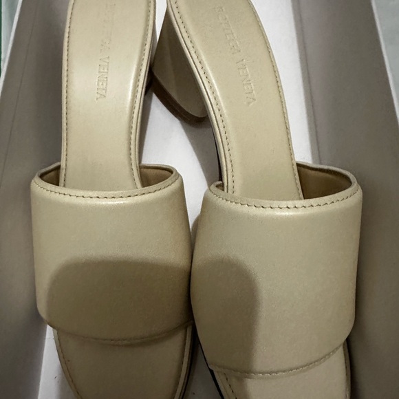 Bottega slides - Picture 2 of 5